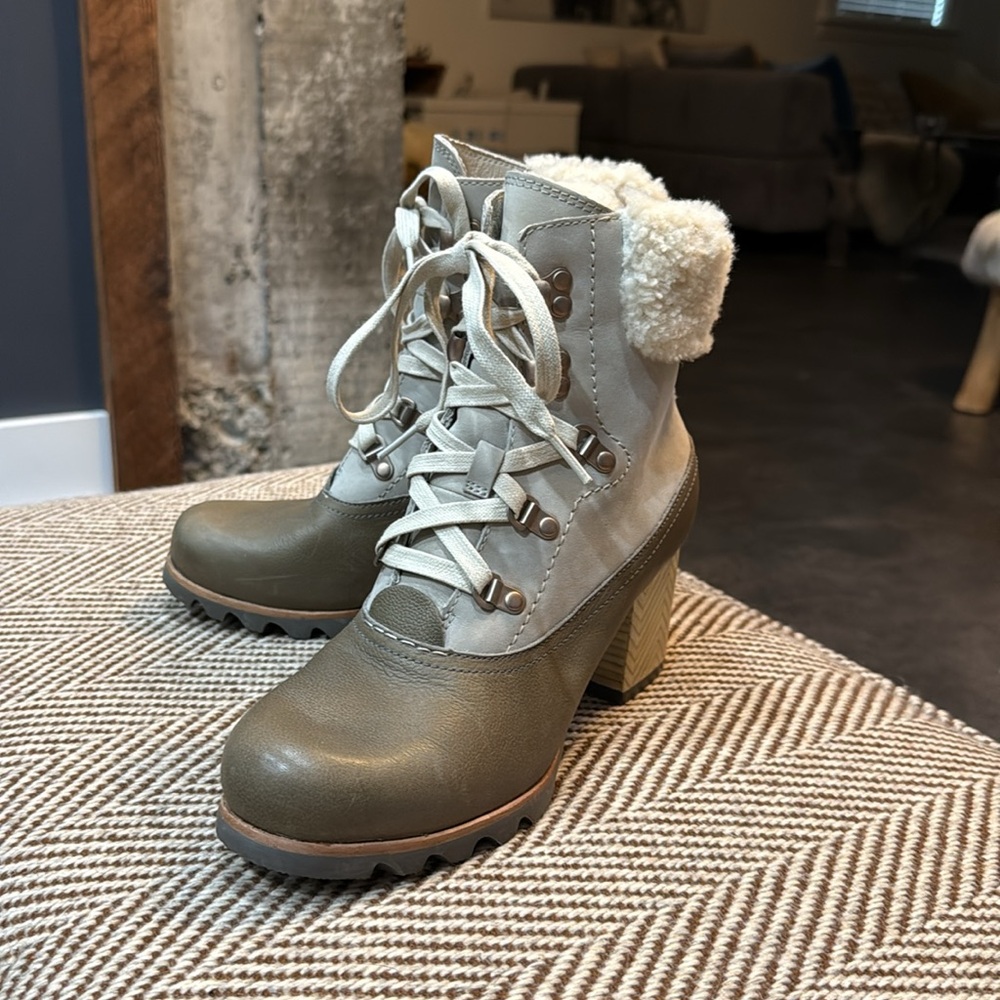 Sorel boots in gorgeous leather and suede with shearling details - Picture 2 of 5